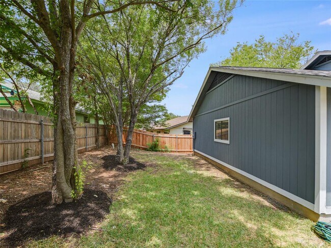 Building Photo - 12900 Campos Dr