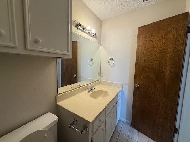 Building Photo - 2525 Edgemont Dr