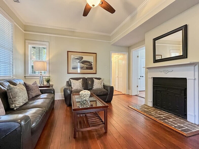 Primary Photo - 209 W Bolton St