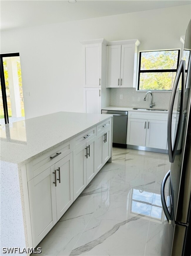 Building Photo - 717 Genoa Ave S