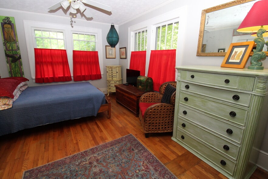 Building Photo - 32 Balm Grove Ave