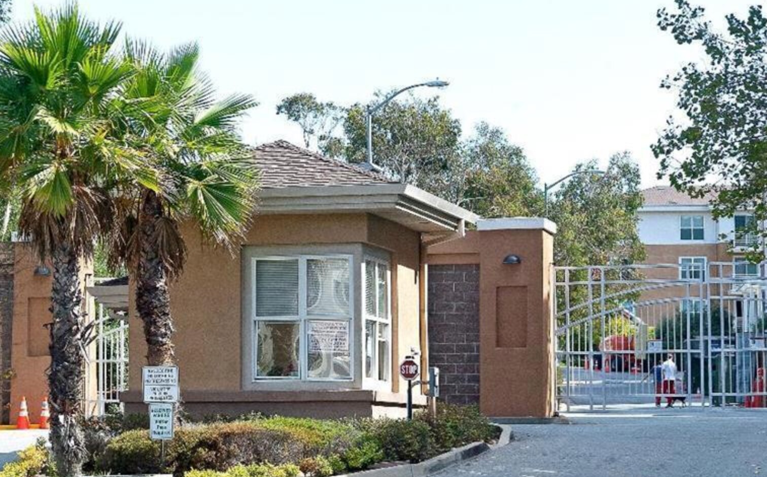 Building Photo - 301 Crescent Ct