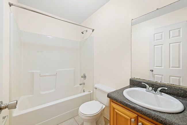 Functional full bathroom with plenty of room to move - 247 Farrington Ave SE