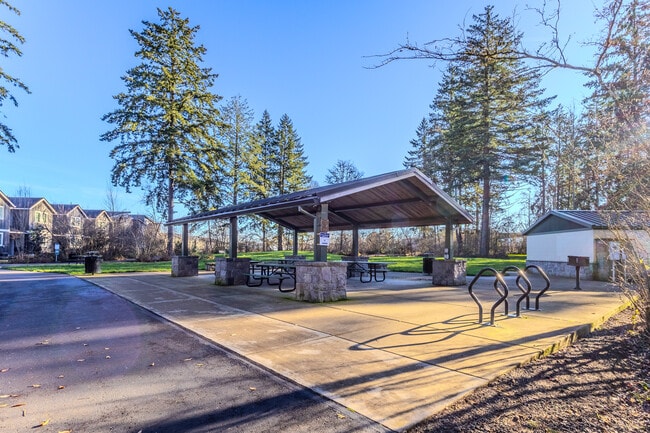 Building Photo - 6280 SE Genrosa St