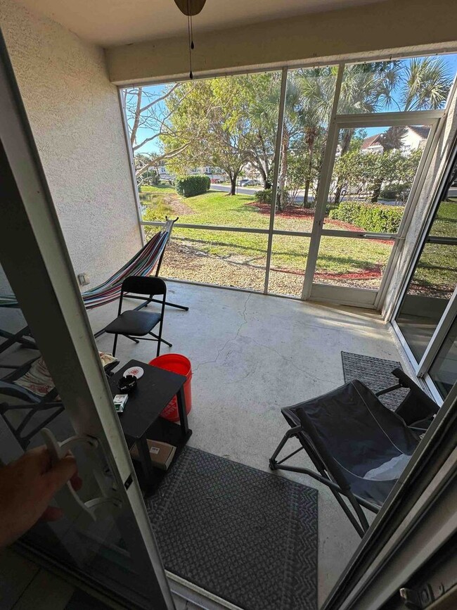 Building Photo - ** BEAUTIFUL UNFURNISHED 3 BED\2 BATH LAKE...