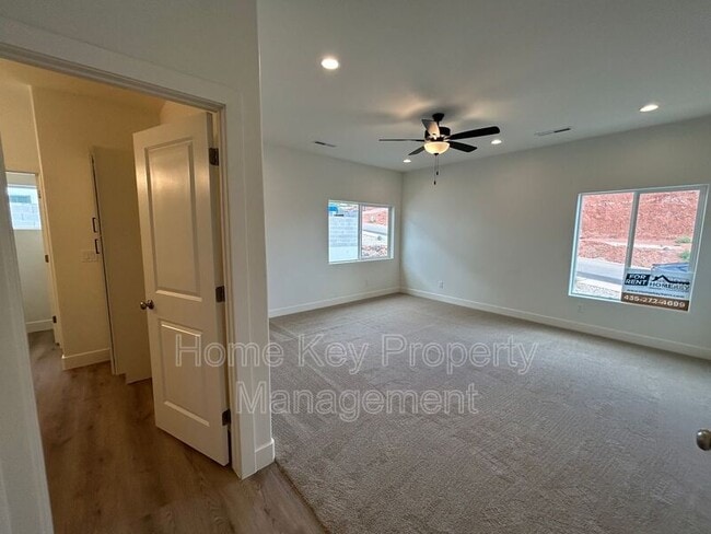 Building Photo - 1549 Mead Ln