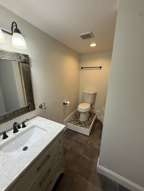Building Photo - 2418 Cres Club Dr