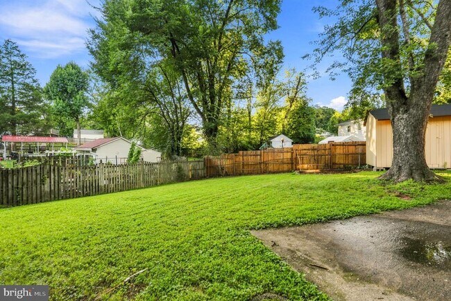 Building Photo - 4656 Evansdale Rd