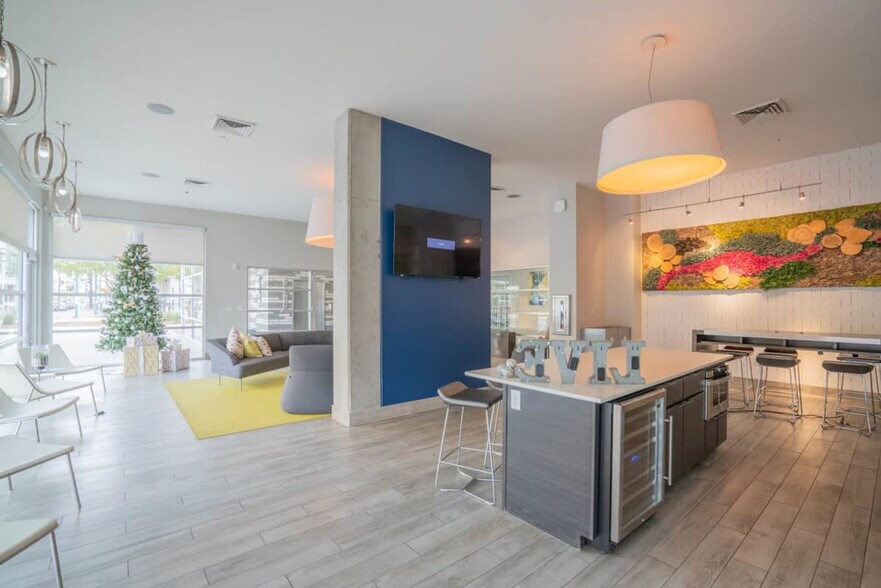 Building Photo - 295 E Roosevelt St