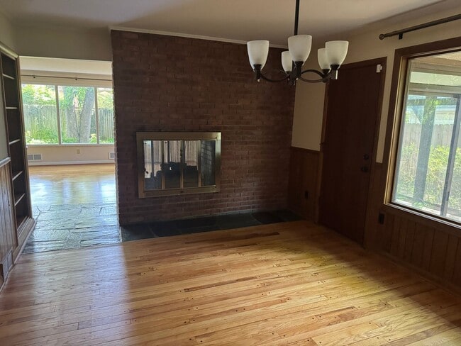 Building Photo - 3 Bedroom Ranch Home - Upper Arlington, OH
