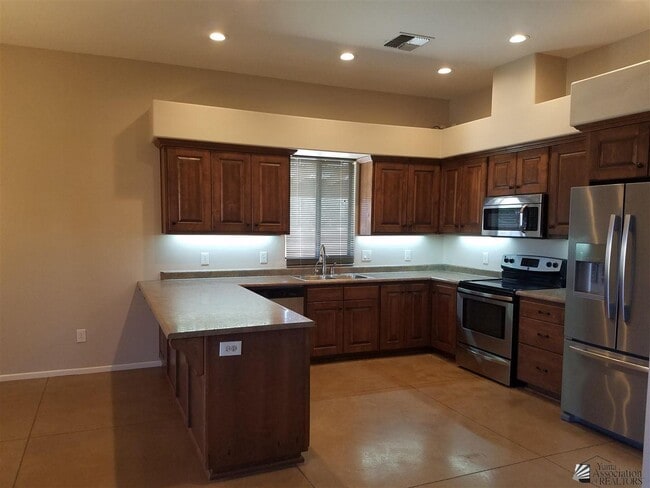 Building Photo - 14743 S Blanco Ave