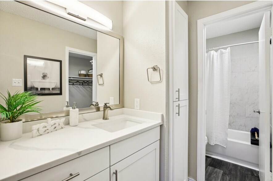 Building Photo - 1070 Mearns Meadow Blvd