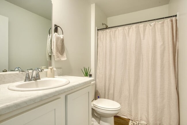 Building Photo - Charming 4-Bedroom Home in Desirable Water...