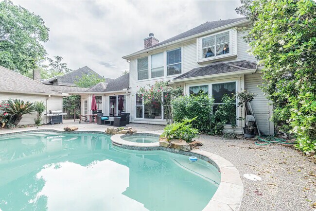 Building Photo - 3206 Chapel Bend Dr