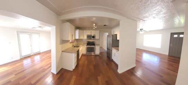 Building Photo - 4247 E Montecito Ave