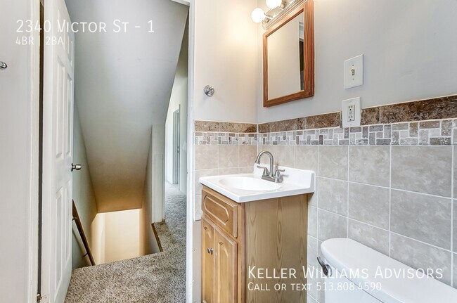 Building Photo - 2340 Victor St