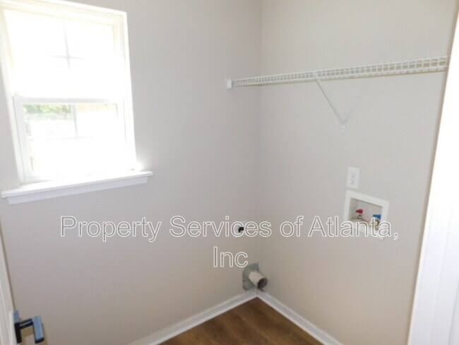 Building Photo - 1834 Stephens Pond View