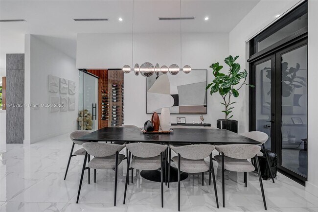 Building Photo - 250 NW 129th Ave