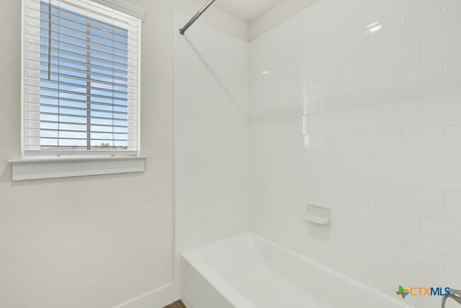 Building Photo - 1031 Lime Gruene