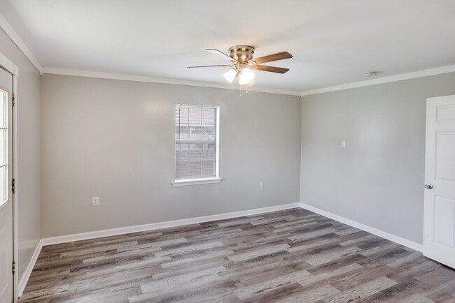 Building Photo - 710 Derbigny St