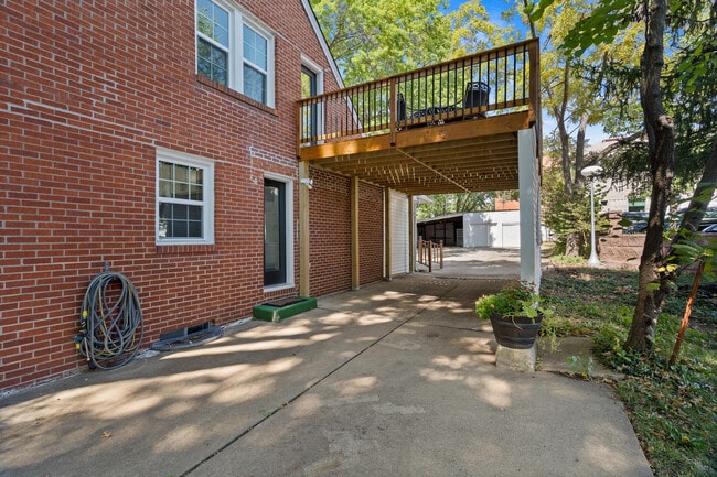 Building Photo - 113 Crestmere Ave