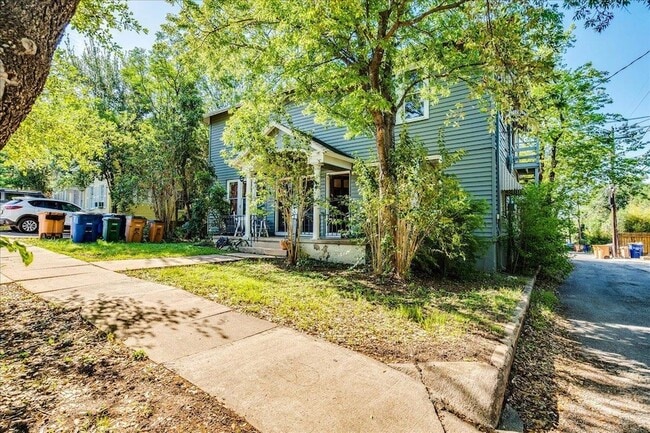 Building Photo - 1103 W 22nd St