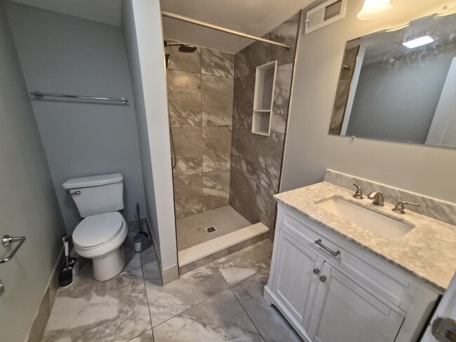 Building Photo - 3922 N Butler Ave