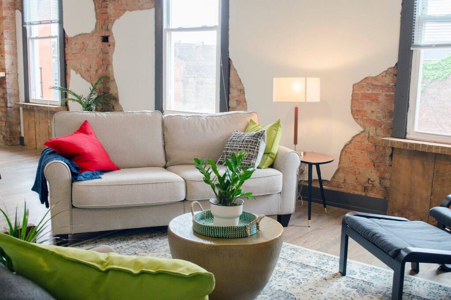 Building Photo - 1424 Pleasant St