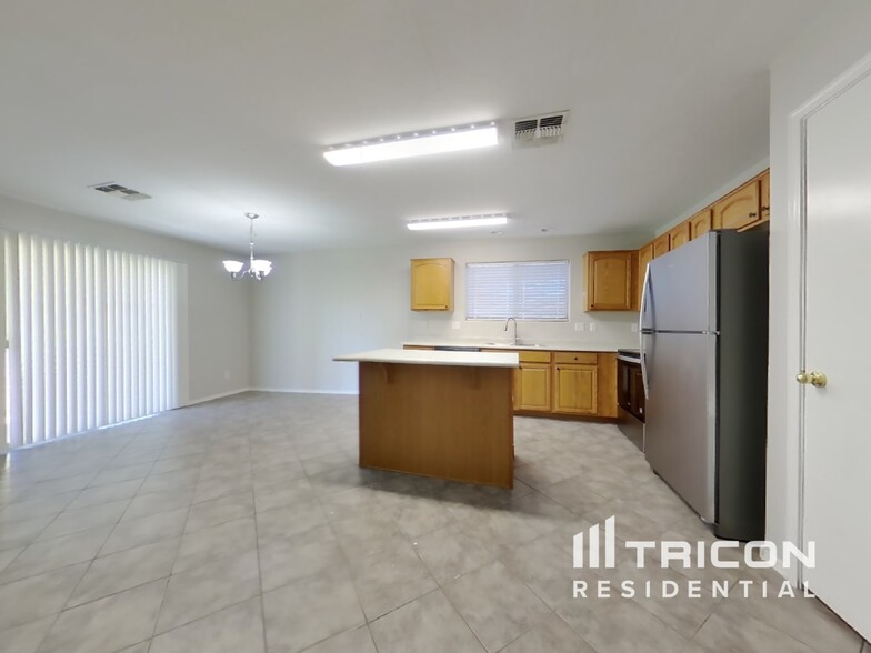 Building Photo - 2047 W San Tan Hills Dr