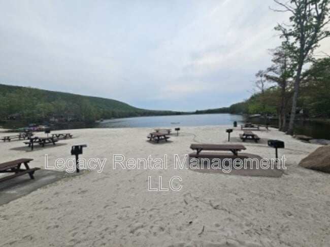 Building Photo - 116 Cheyney Dr