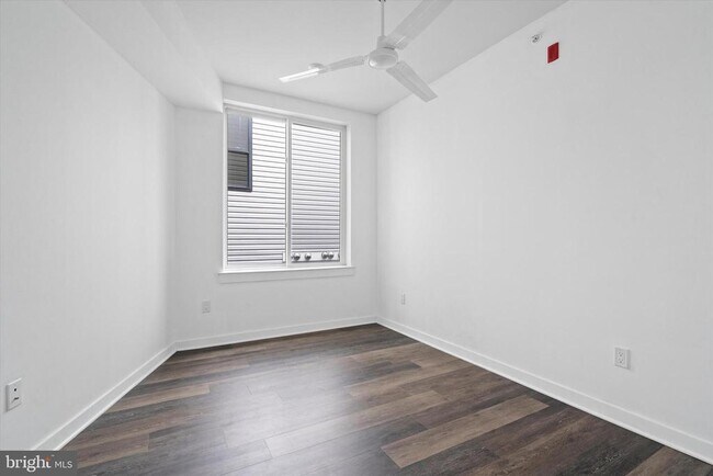 Building Photo - 4217 Chestnut St
