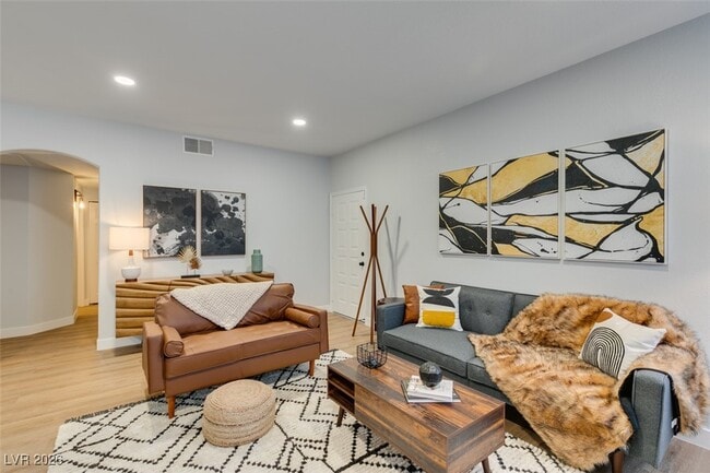 Building Photo - 75 N Valle Verde Dr