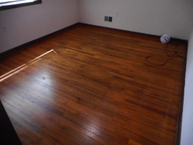 Building Photo - 716 Chesapeake Dr