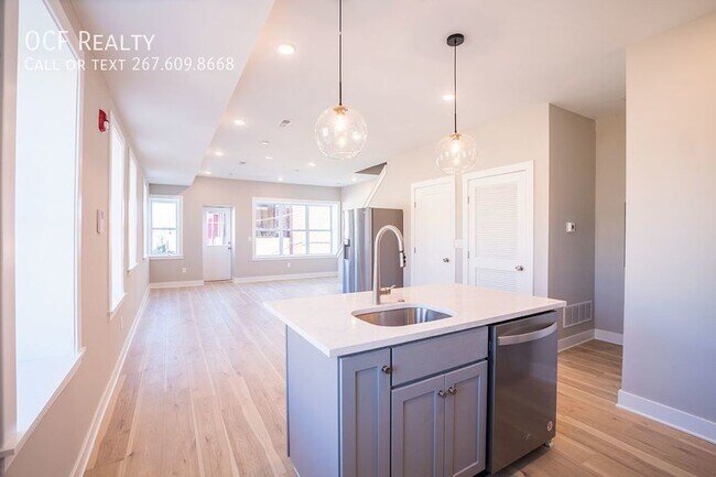 Building Photo - 129 S 49th St