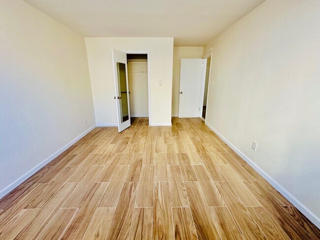 Building Photo - 34 E 32nd St