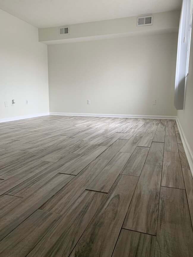 Building Photo - 7752 Montgomery Rd