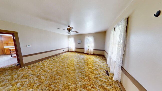 Building Photo - Crestview Schools- Country living, large yard