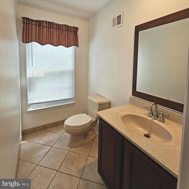 Building Photo - 6004 Station View Ct