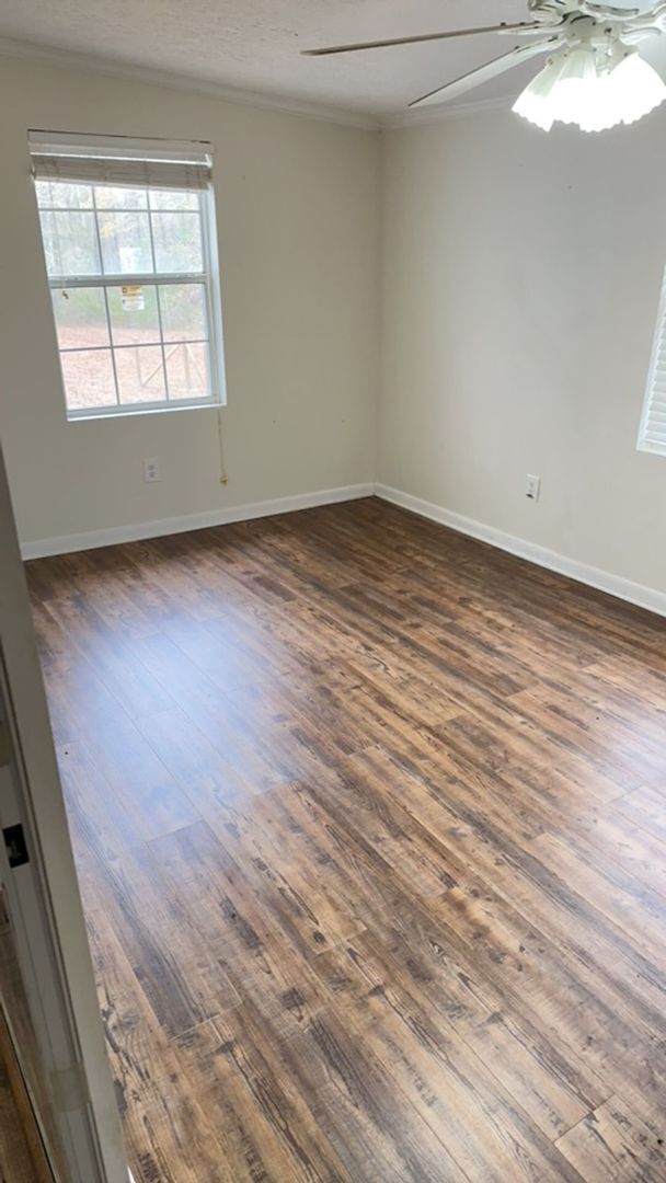 Building Photo - 502 Wagon Wheel Rd