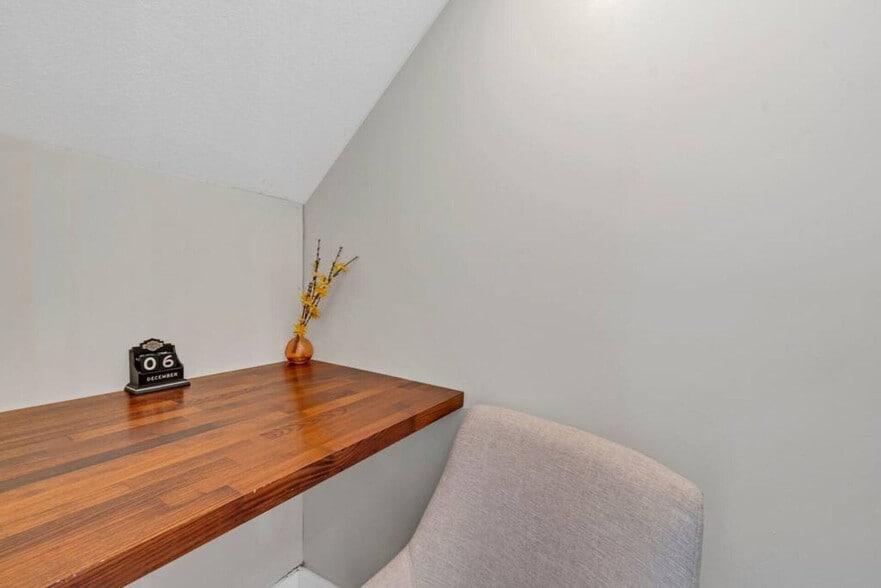 Building Photo - 318 Bream Ave