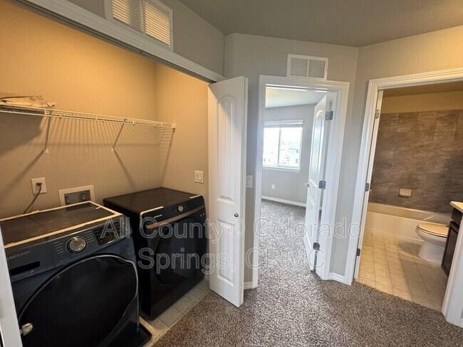 Building Photo - 6471 Weiser Dr