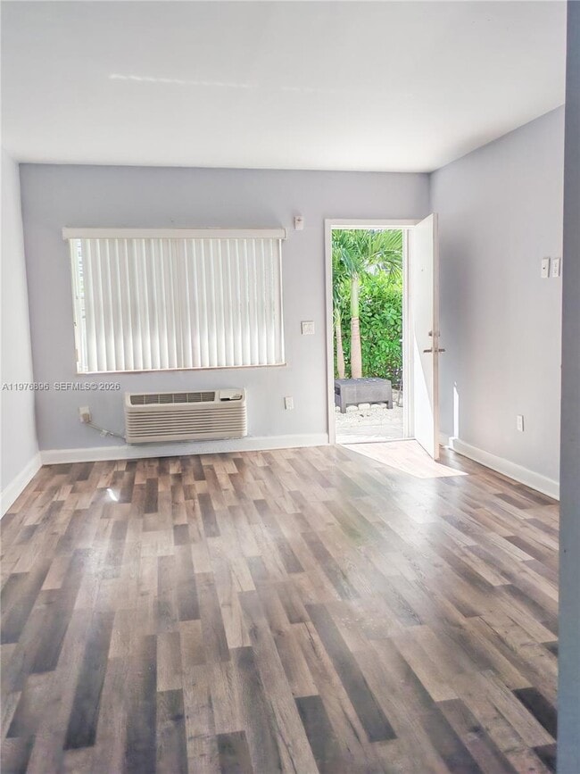 Building Photo - 8000 NE Bayshore Ct