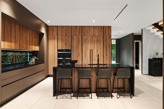 Building Photo - 77 SW 18th Terrace