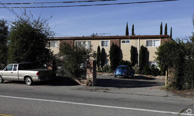Primary Photo - 6661 Fulton Ave