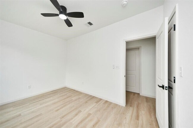Building Photo - 600 Rd 5105