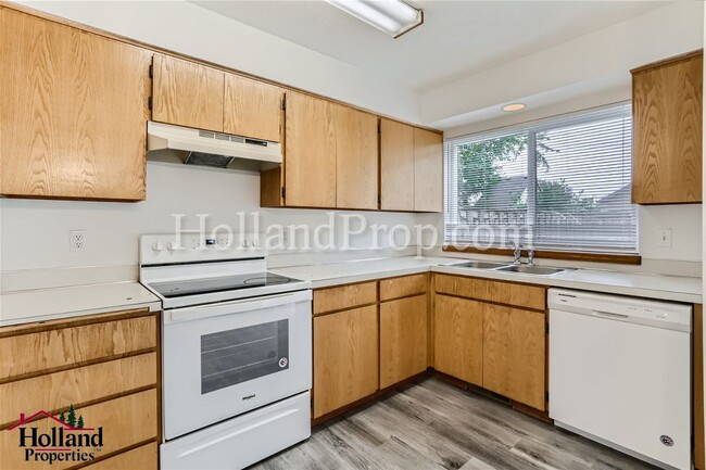Building Photo - 3143-3145 NE 13th Pl