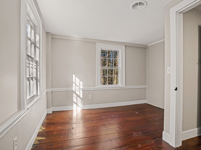 Building Photo - 575 Black Rock Tpke