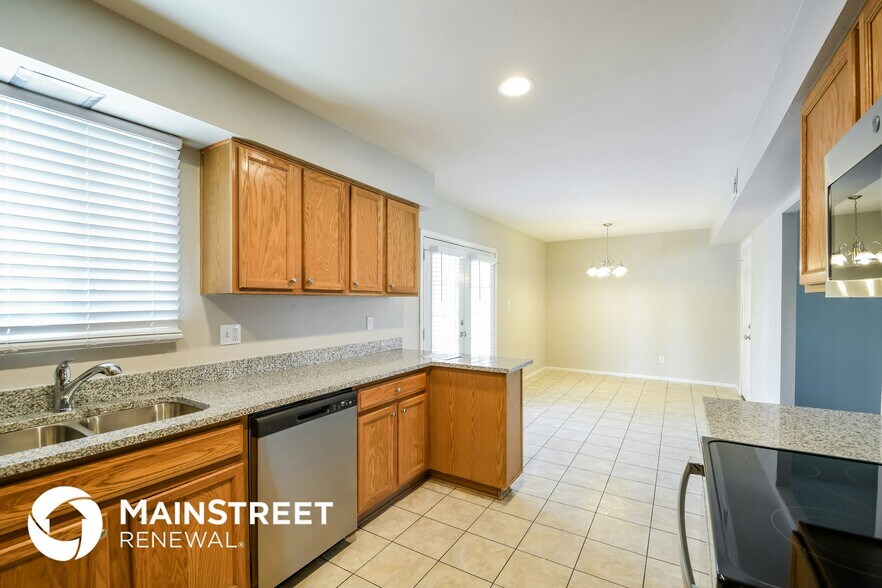 Building Photo - 3543 W Lupine Ave