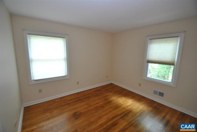 Building Photo - 114 Elkhorn Rd