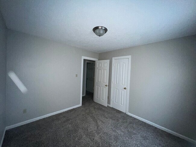Building Photo - 2607 Parkview Memphis, TN 38128